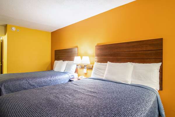  - Econo Lodge at Six Flags Austell - I-20, Exit 46