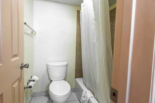  - Econo Lodge at Six Flags Austell - I-20, Exit 46