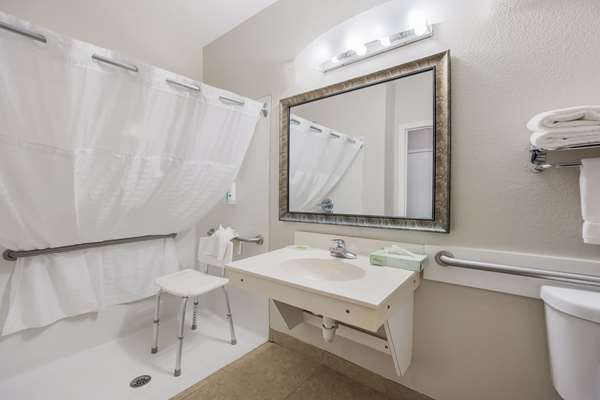  - Quality Inn Moultrie