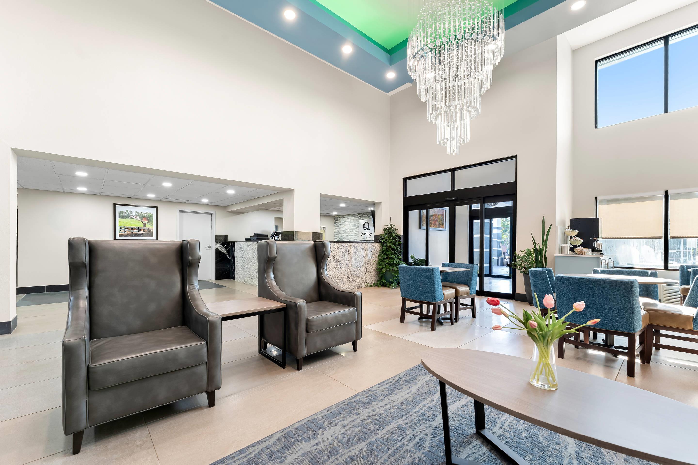 Hotel lobby | Quality Inn