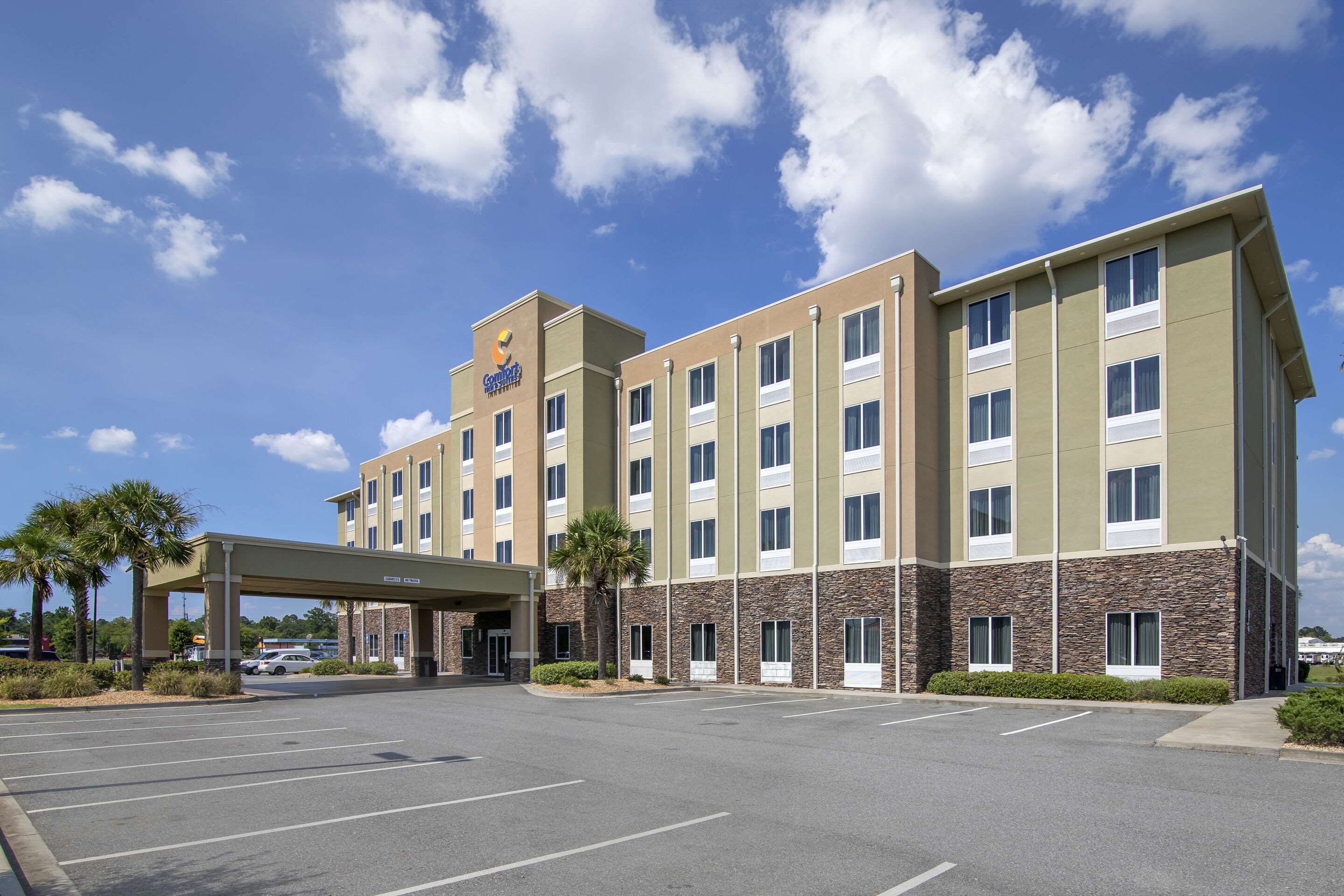 Hotel exterior | Comfort Inn & Suites Valdosta
