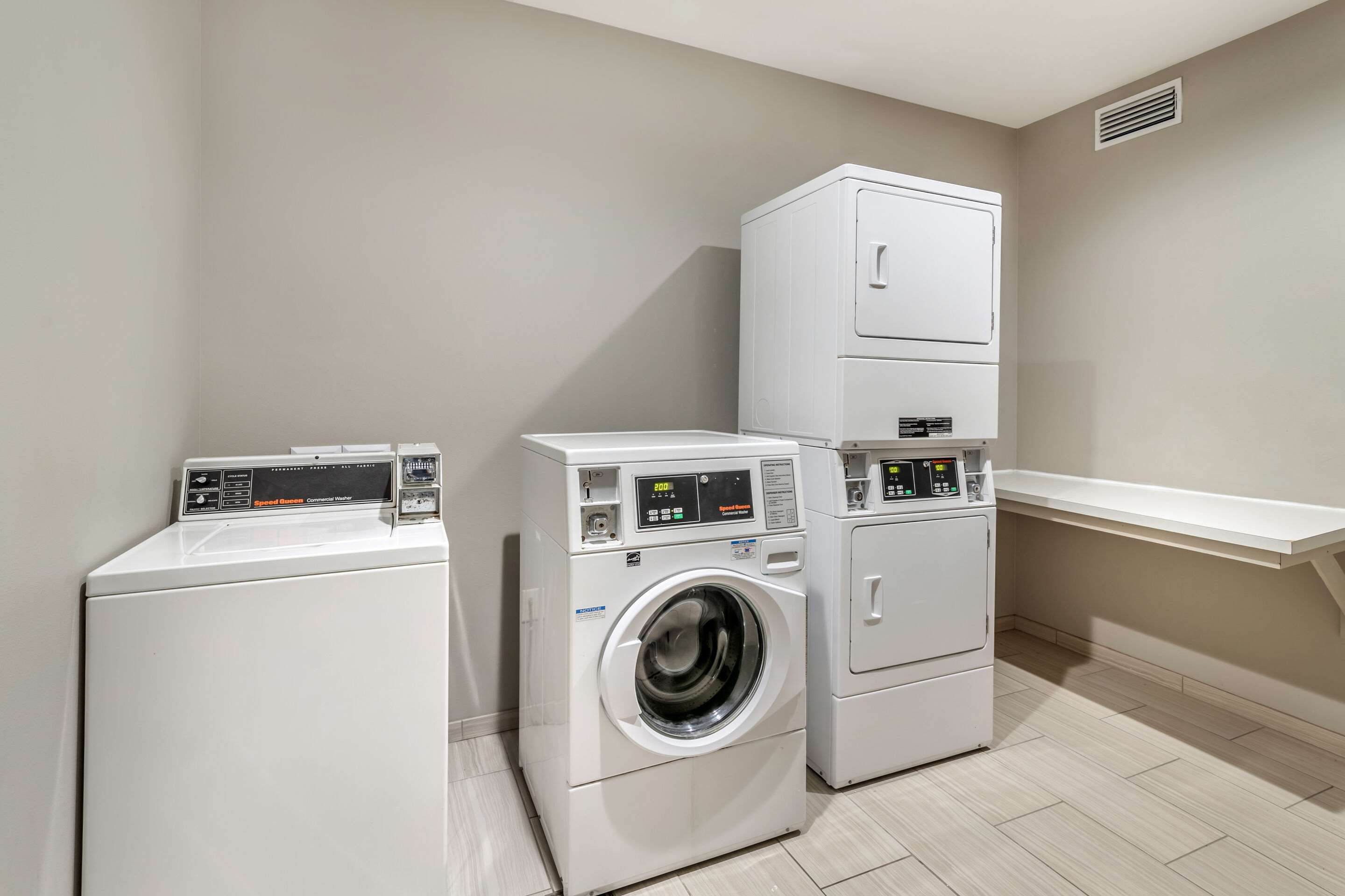 Guest laundry facilities | Comfort Inn & Suites Valdosta