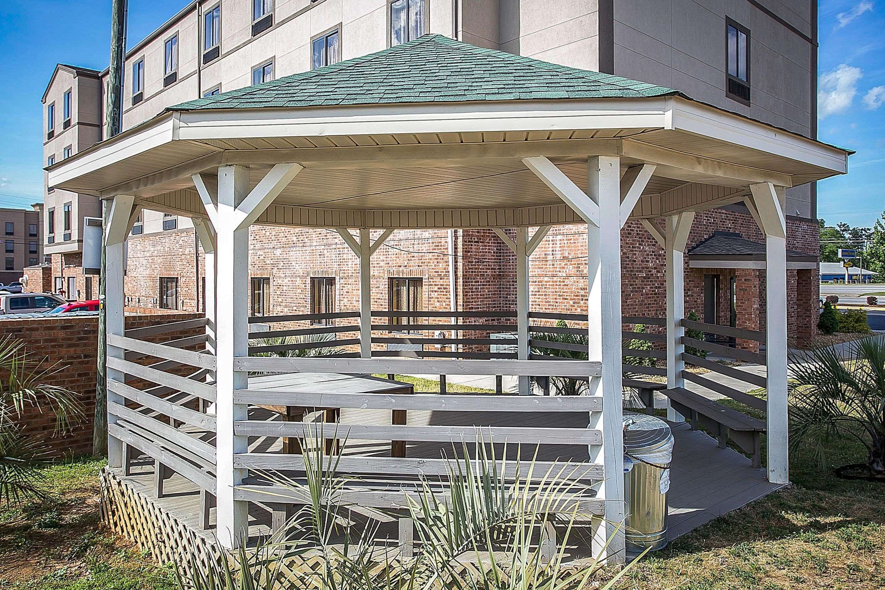 Relax in the hotel's gazebo | Comfort Inn & Suites Augusta West Near Fort Eisenhower