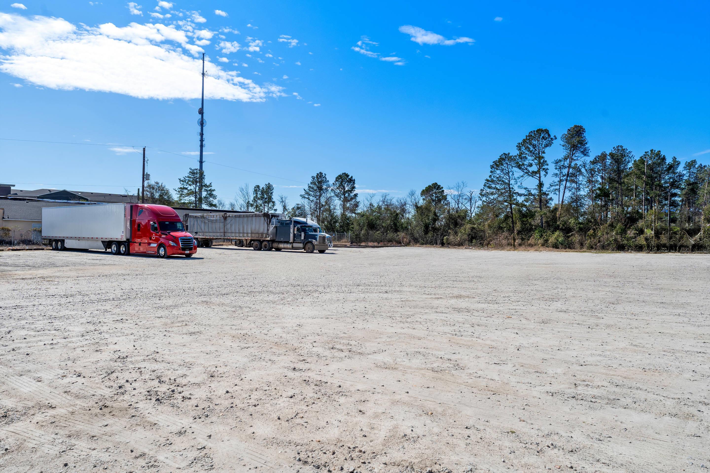 Truck Parking | Comfort Inn & Suites Augusta West Near Fort Eisenhower