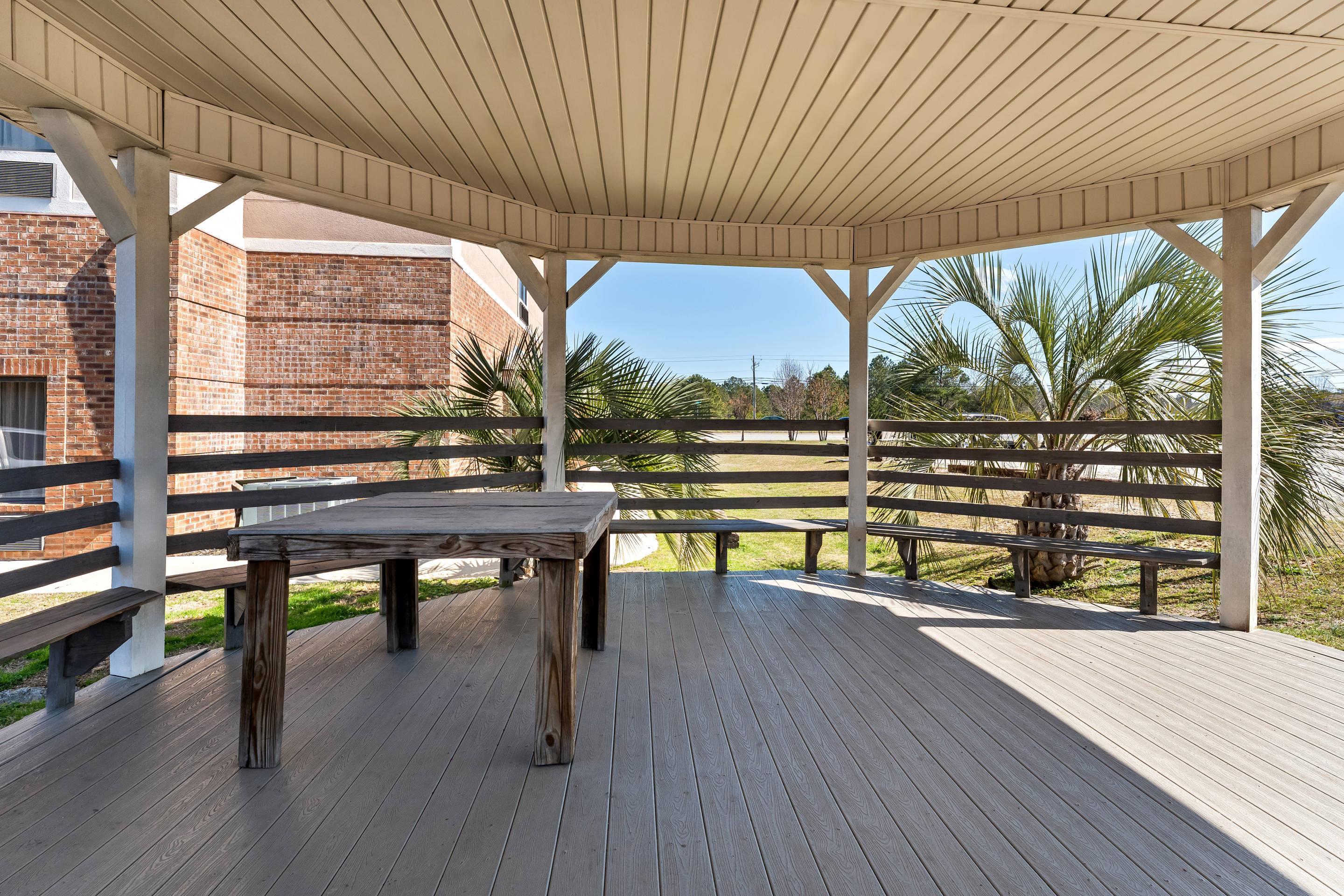 Hotel patio | Comfort Inn & Suites Augusta West Near Fort Eisenhower