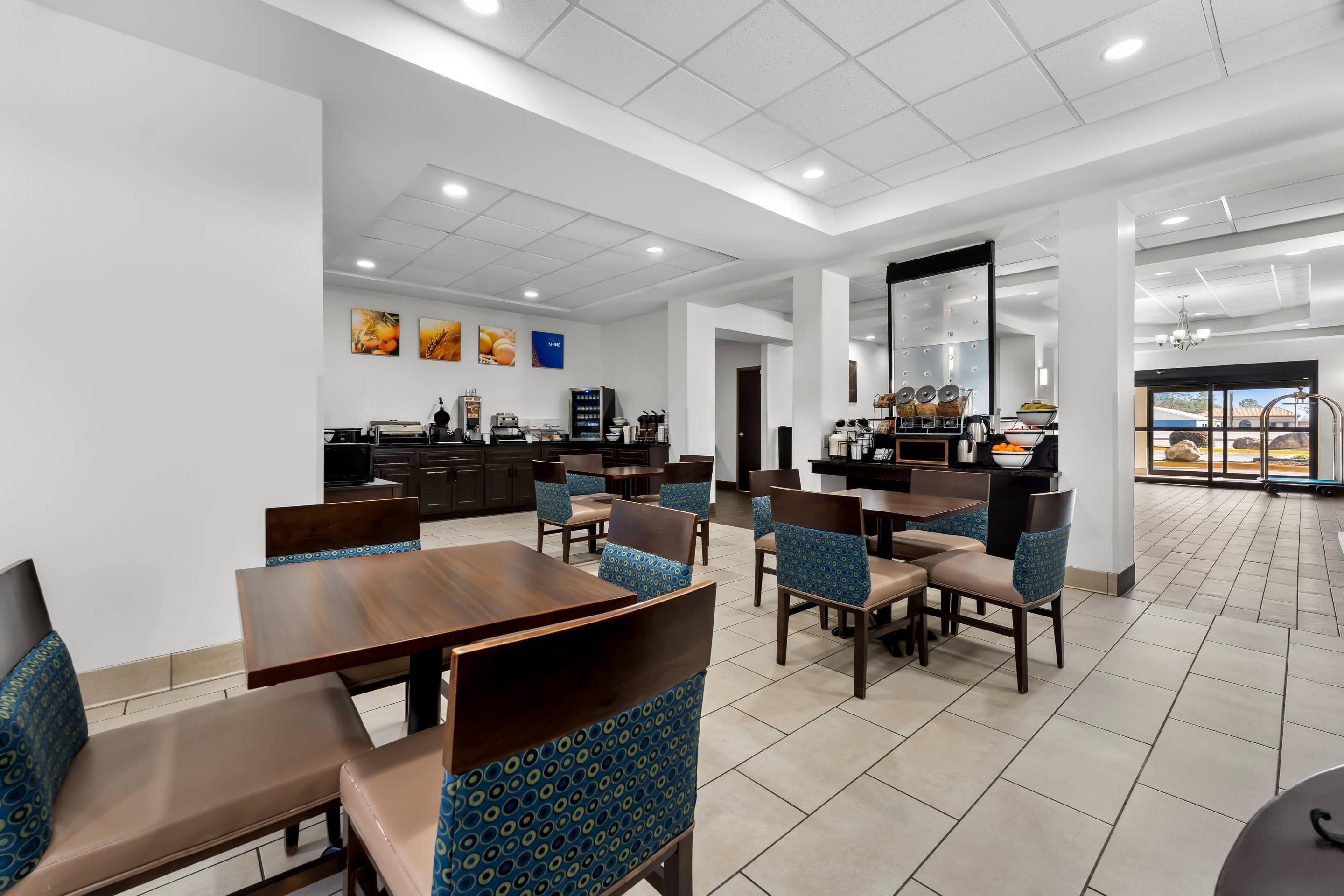 Breakfast area | Comfort Inn & Suites Augusta West Near Fort Eisenhower