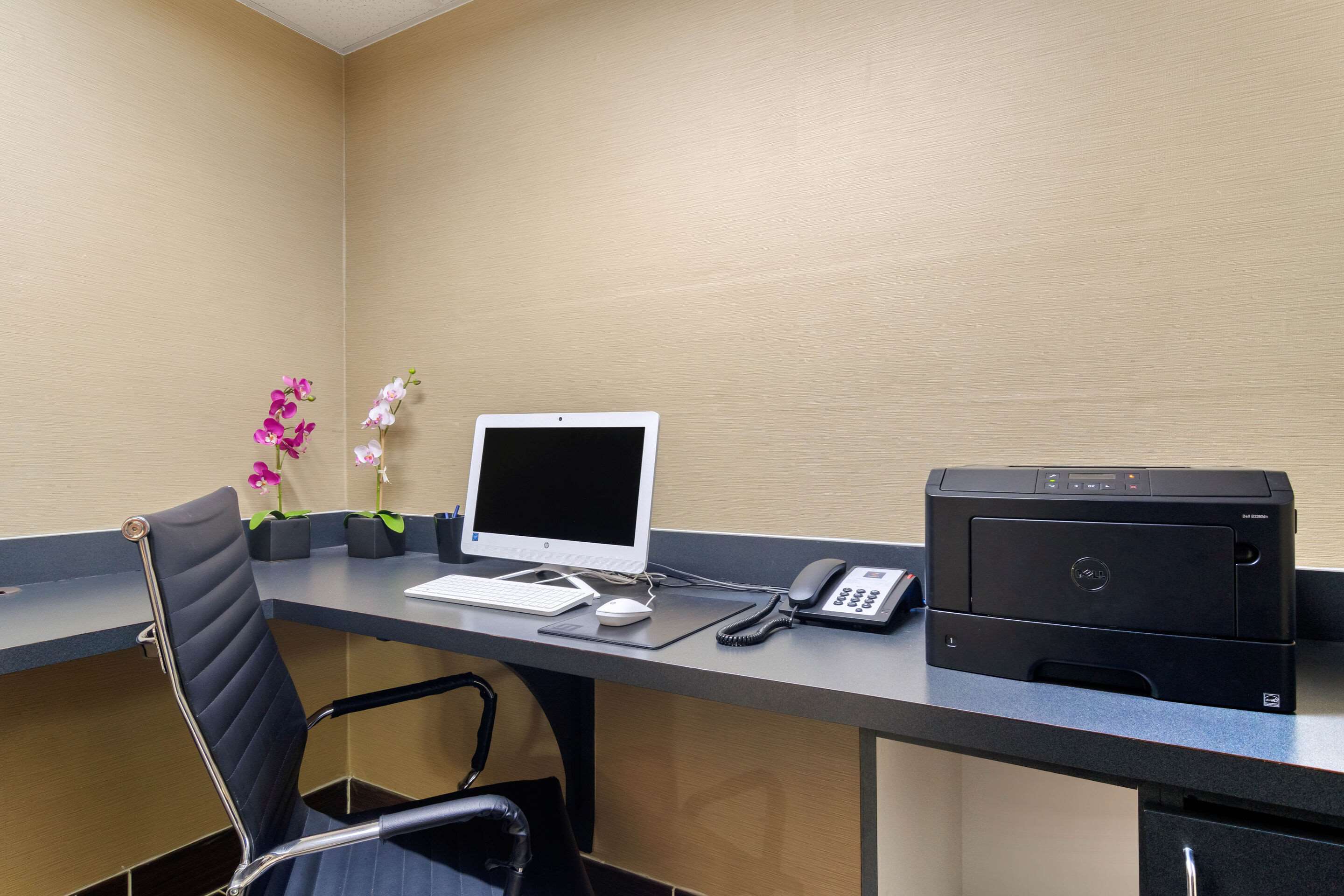Business center | Comfort Inn & Suites
