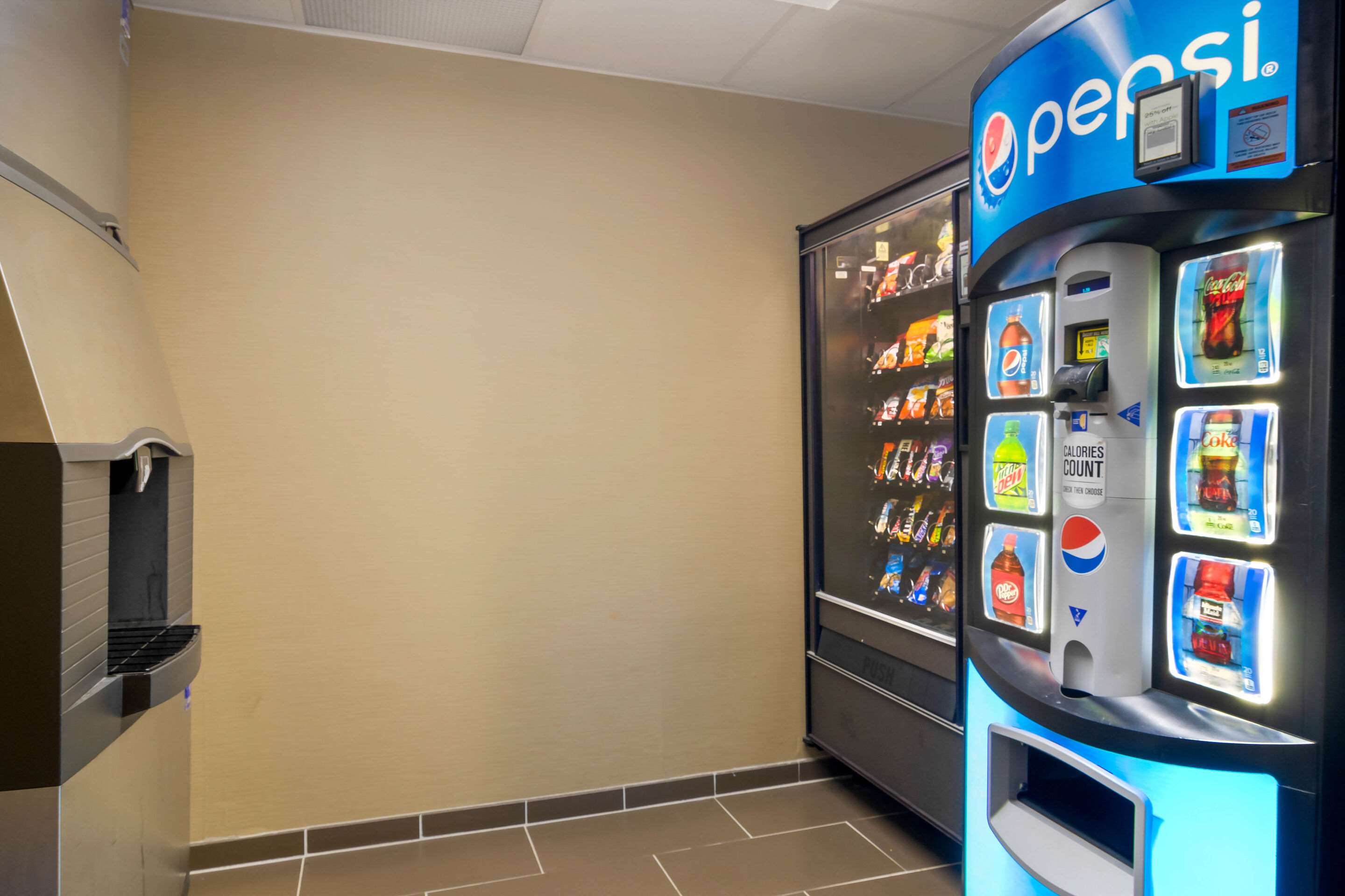 Hotel vending area | Comfort Inn & Suites