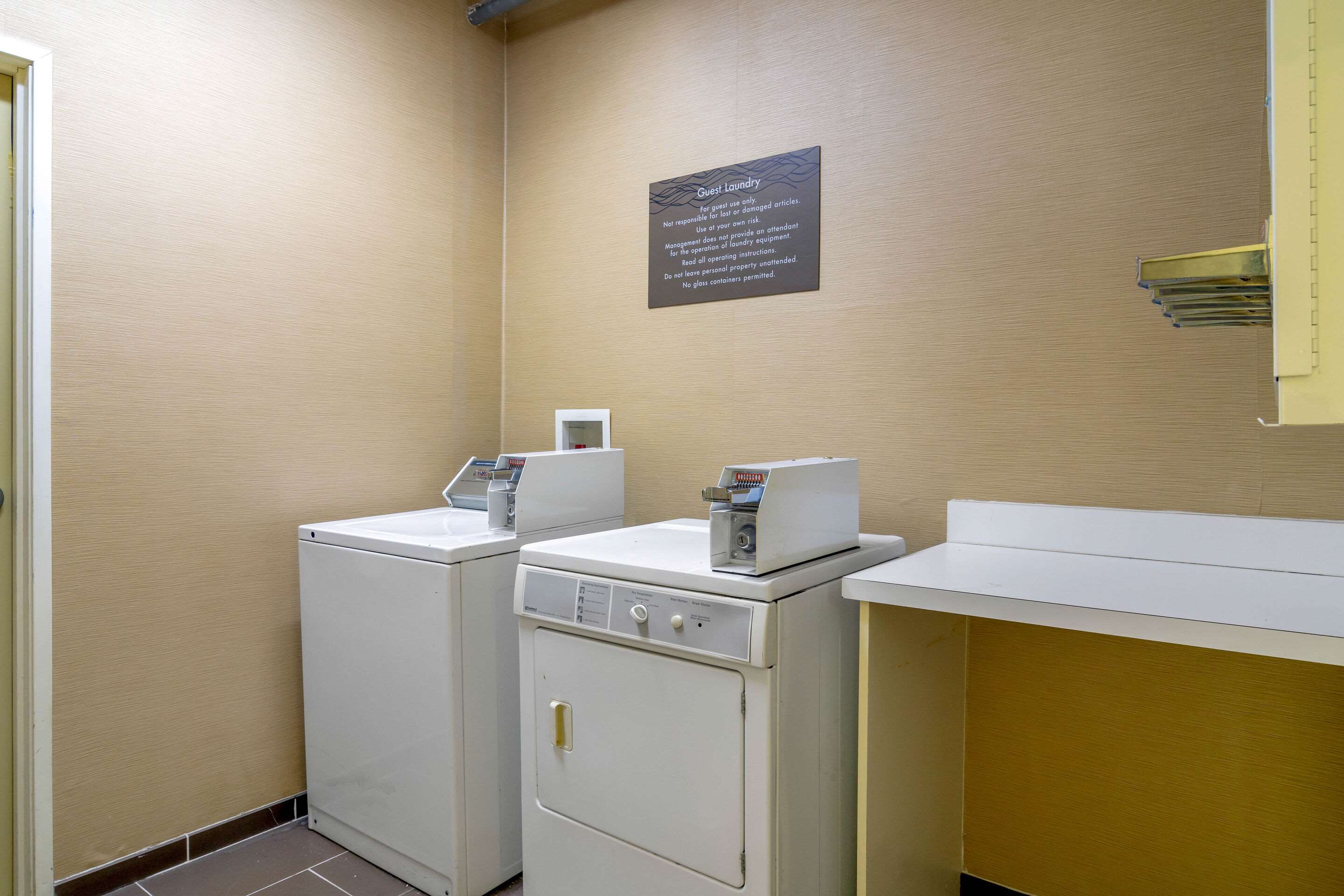 Guest laundry facilities | Comfort Inn & Suites