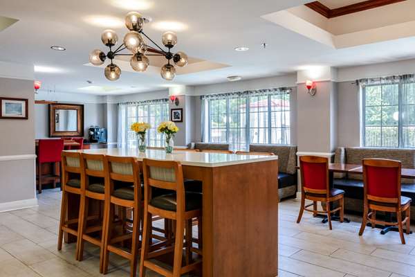 Amenities - Comfort Inn & Suites Airport Savannah - I-95, Exit 104