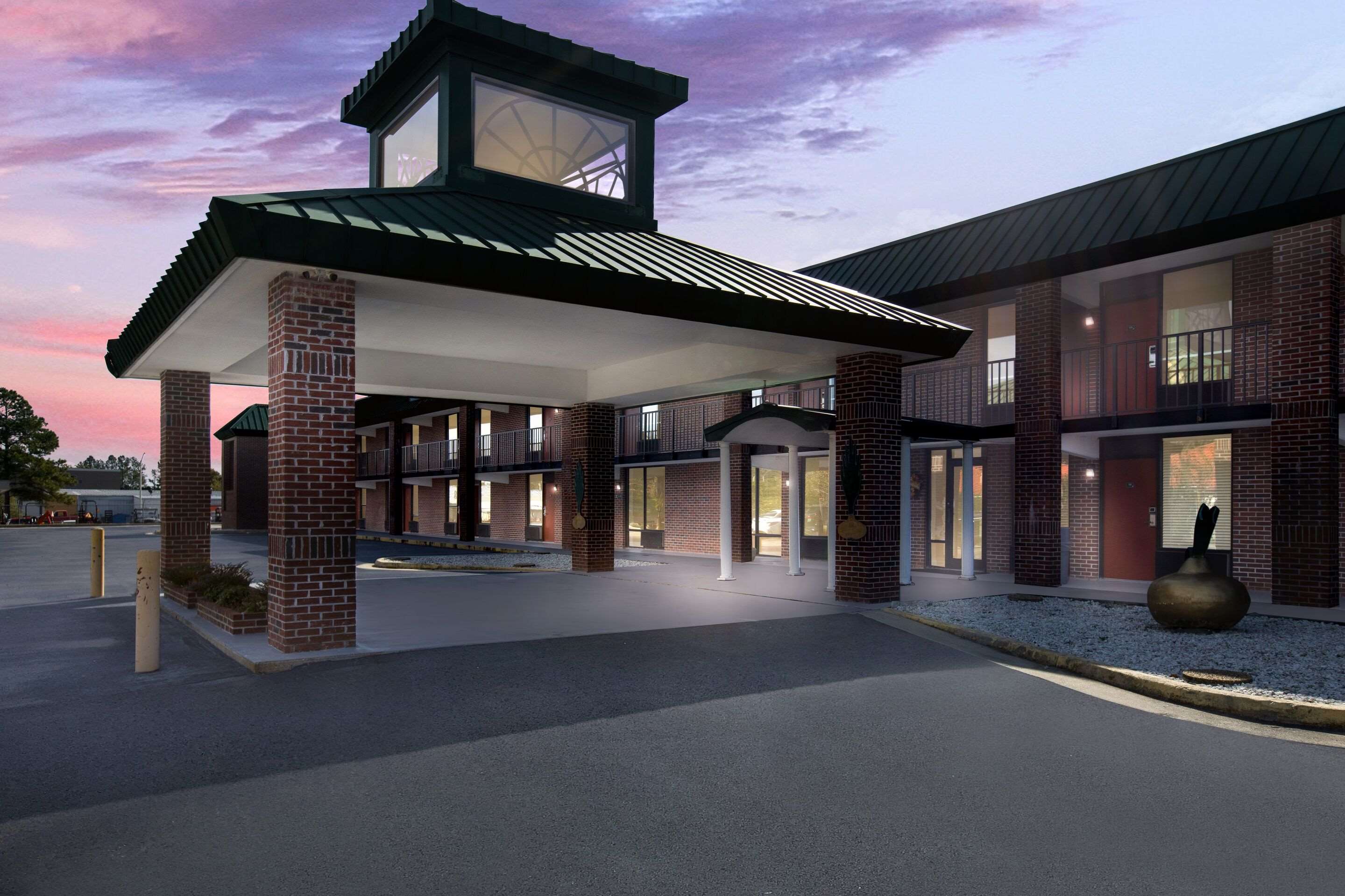 Twilight | Quality Inn & Suites Vidalia