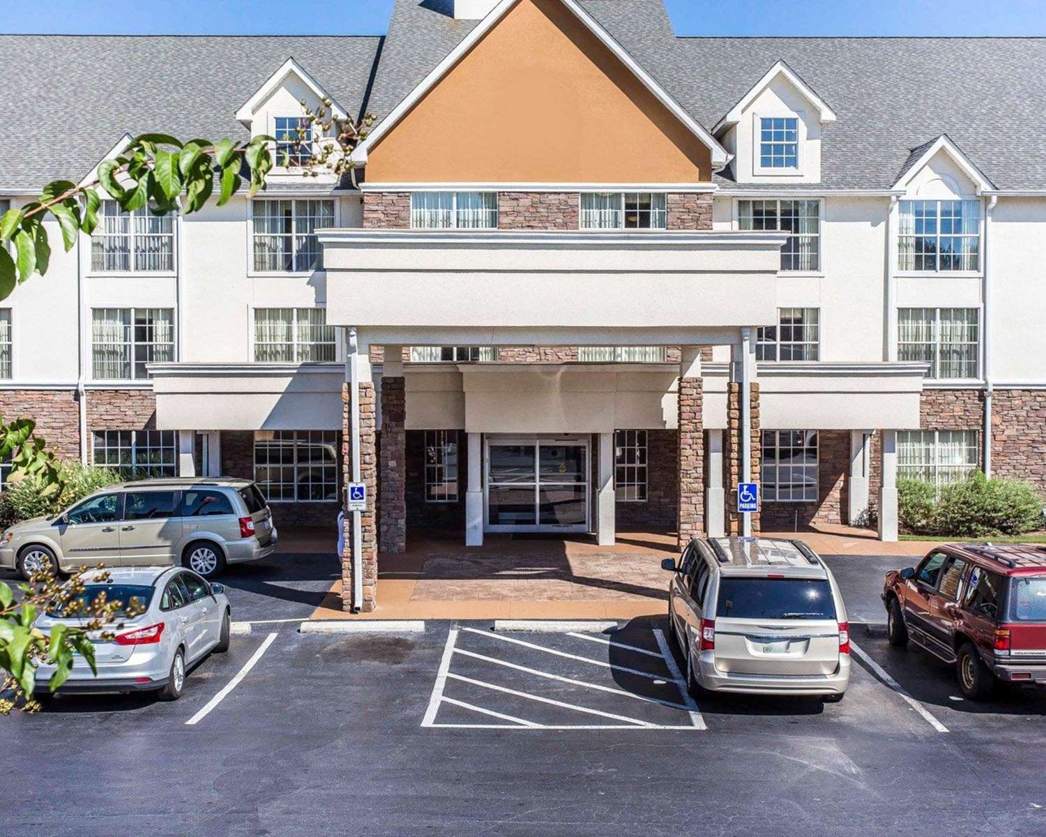 Comfort Inn & Suites Dobbins Air Reserve Base Smyrna, GA See Discounts