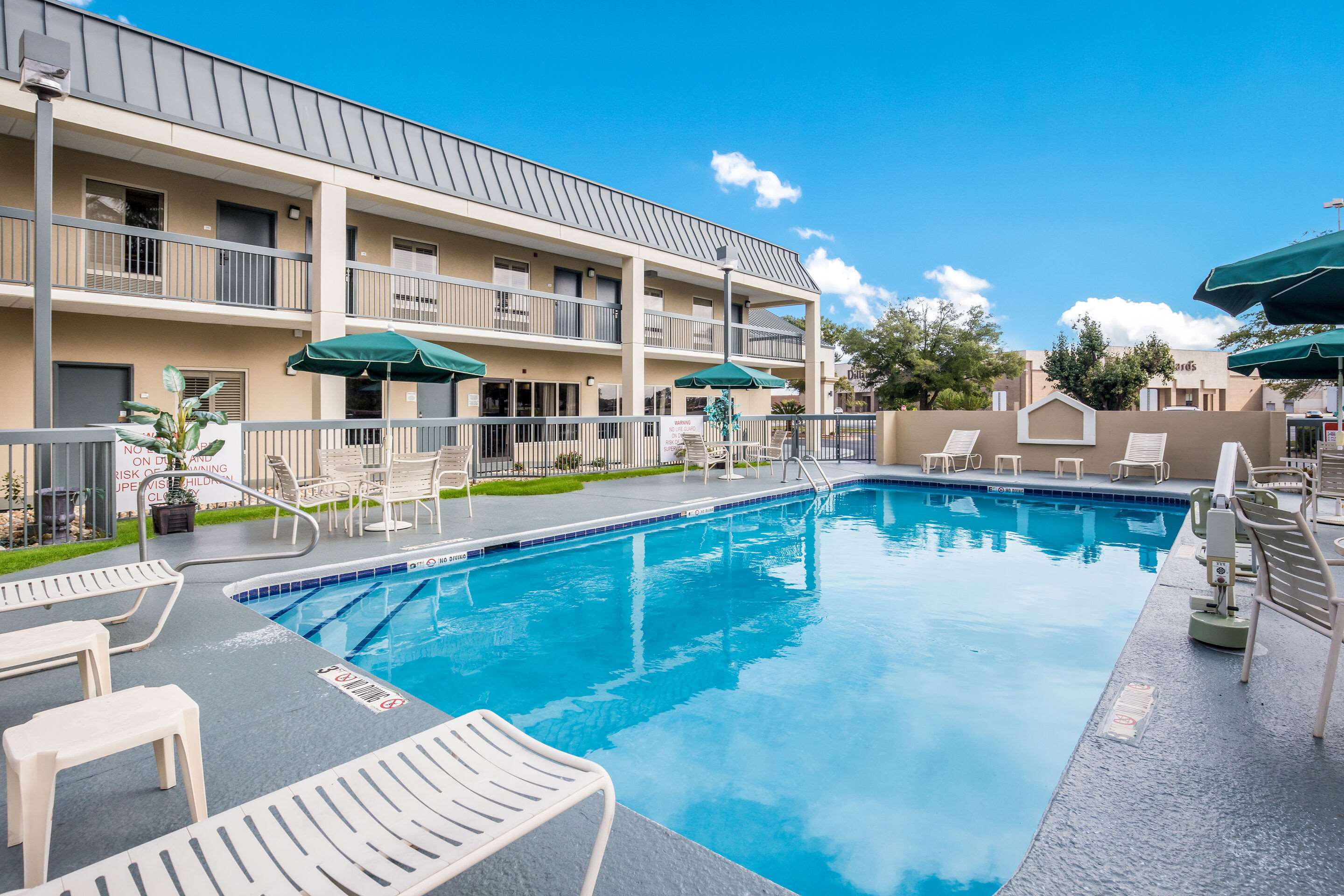 Outdoor pool | Quality Inn at Albany Mall