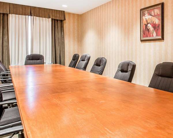  - Econo Lodge Inn & Suites Douglasville - I-20, Exit 37