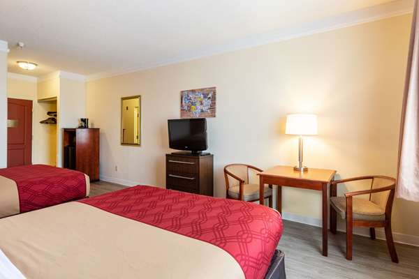  - Econo Lodge Inn & Suites Douglasville - I-20, Exit 37