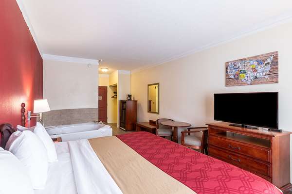  - Econo Lodge Inn & Suites Douglasville - I-20, Exit 37