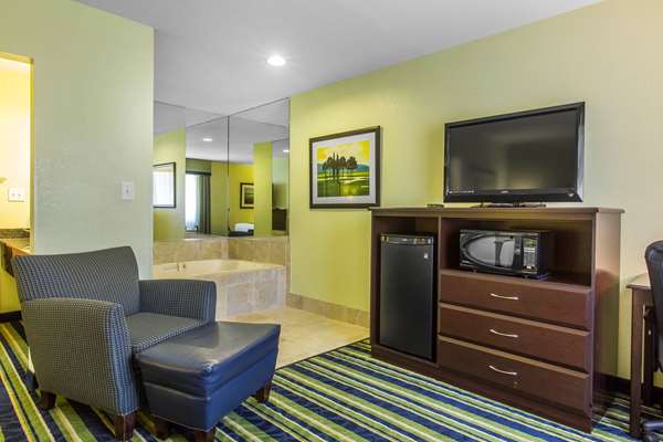  - Quality Inn Cedartown