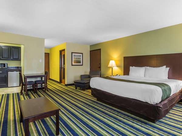 Suite - Quality Inn Cedartown