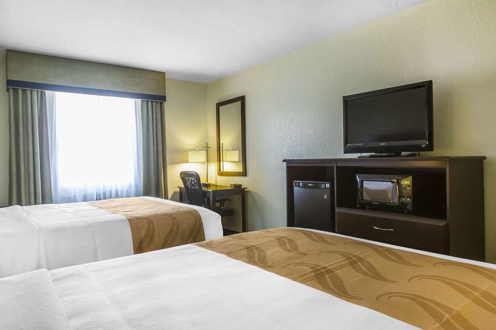 QUALITY INN CEDARTOWN-guestroom-Guest Room,On-Site.jpg