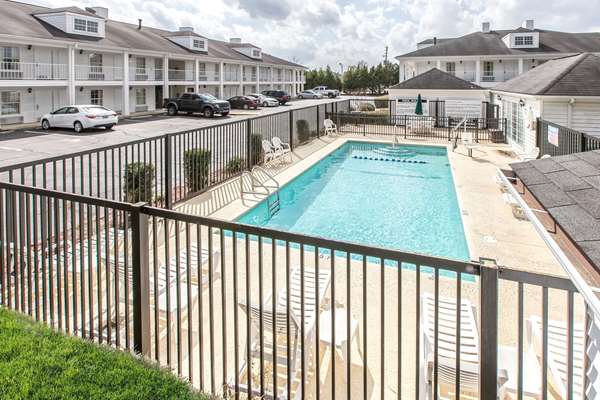 Pool - Quality Inn Jesup