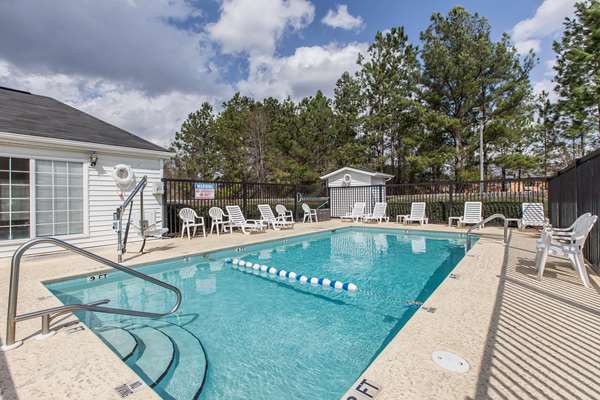 Pool - Quality Inn Jesup