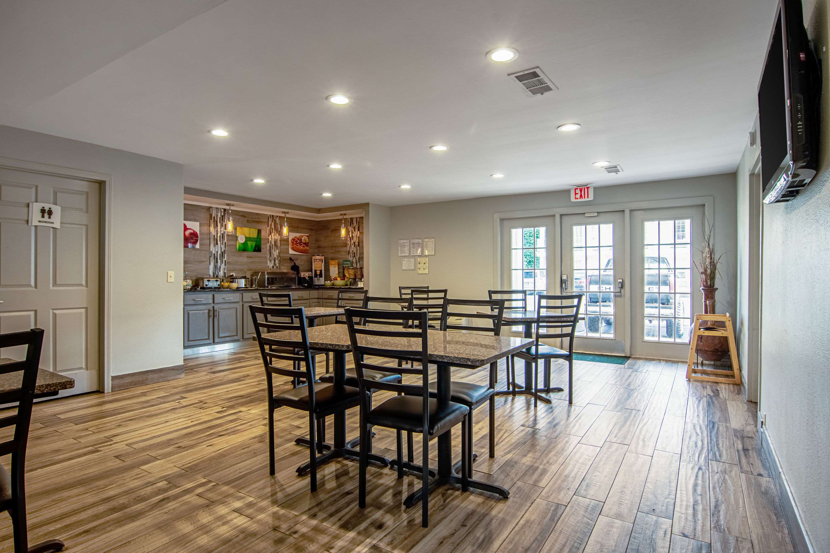Breakfast area