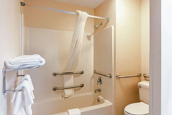  - Quality Inn Thomaston