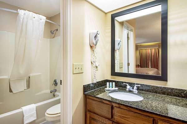  - Quality Inn Thomaston
