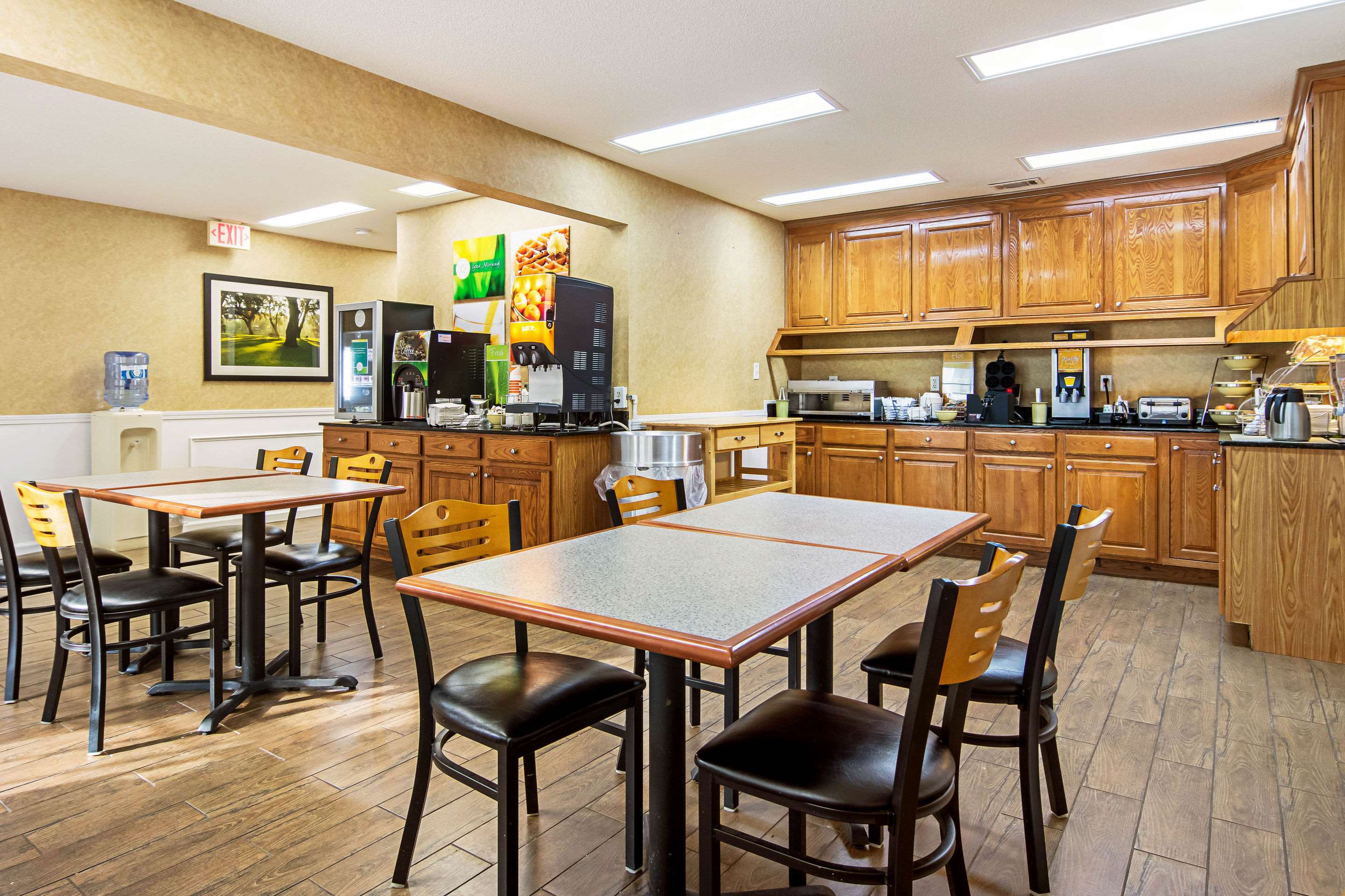 Breakfast area