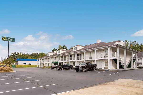 Exterior view - Quality Inn Thomaston