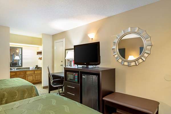  - Quality Inn Thomaston