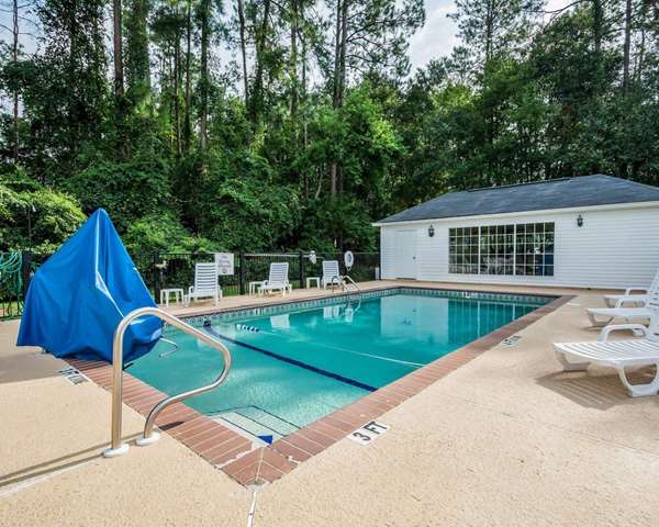 Pool - Quality Inn Bainbridge