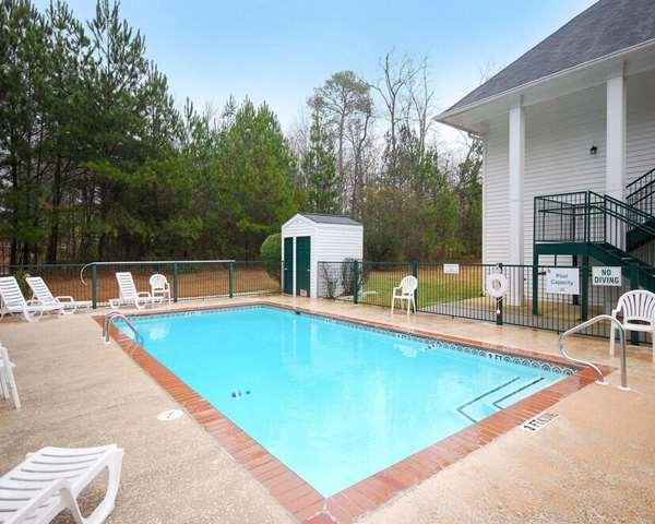 Pool - Quality Inn Carrollton