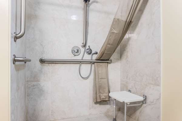  - Econo Lodge Garden City