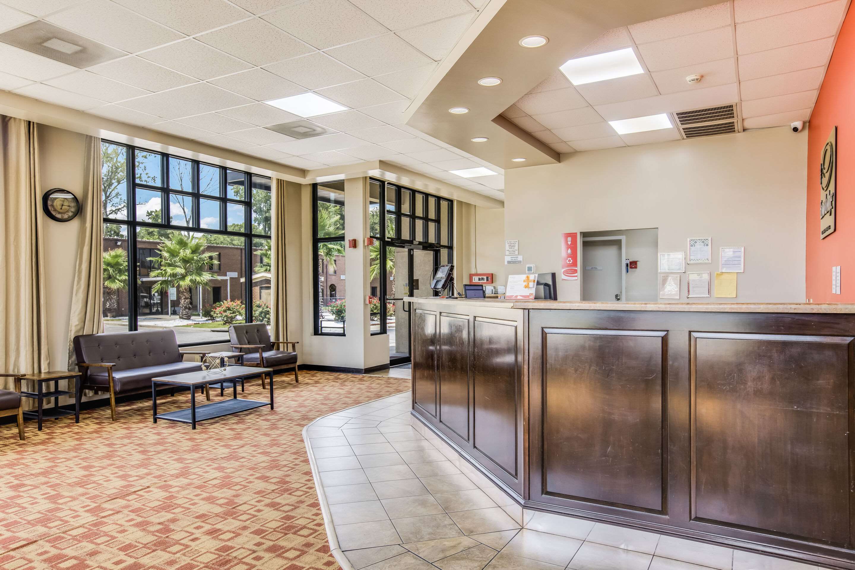 Lobby | Econo Lodge