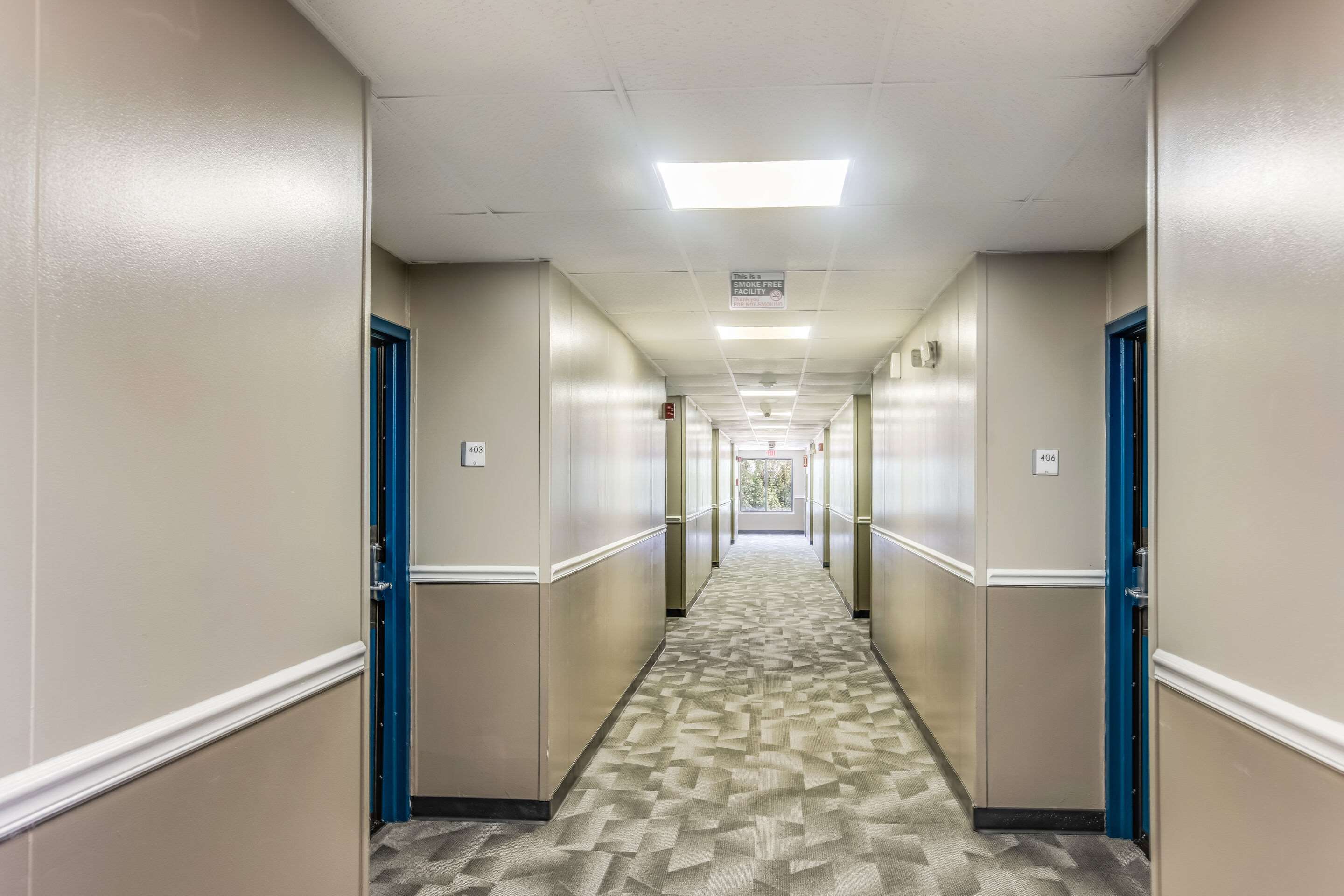 Hallway | Econo Lodge