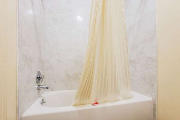  - Econo Lodge Garden City