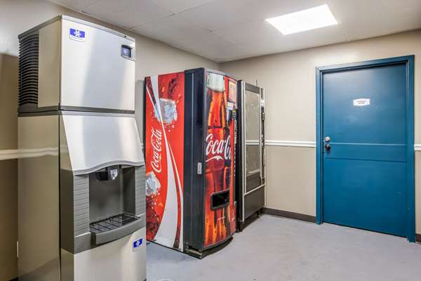  - Econo Lodge Garden City