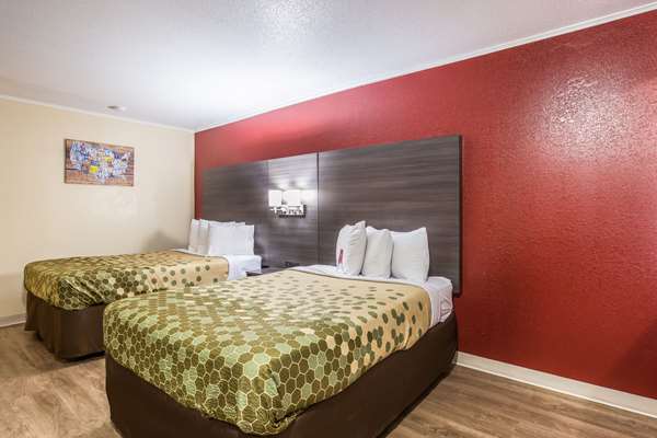  - Econo Lodge Garden City