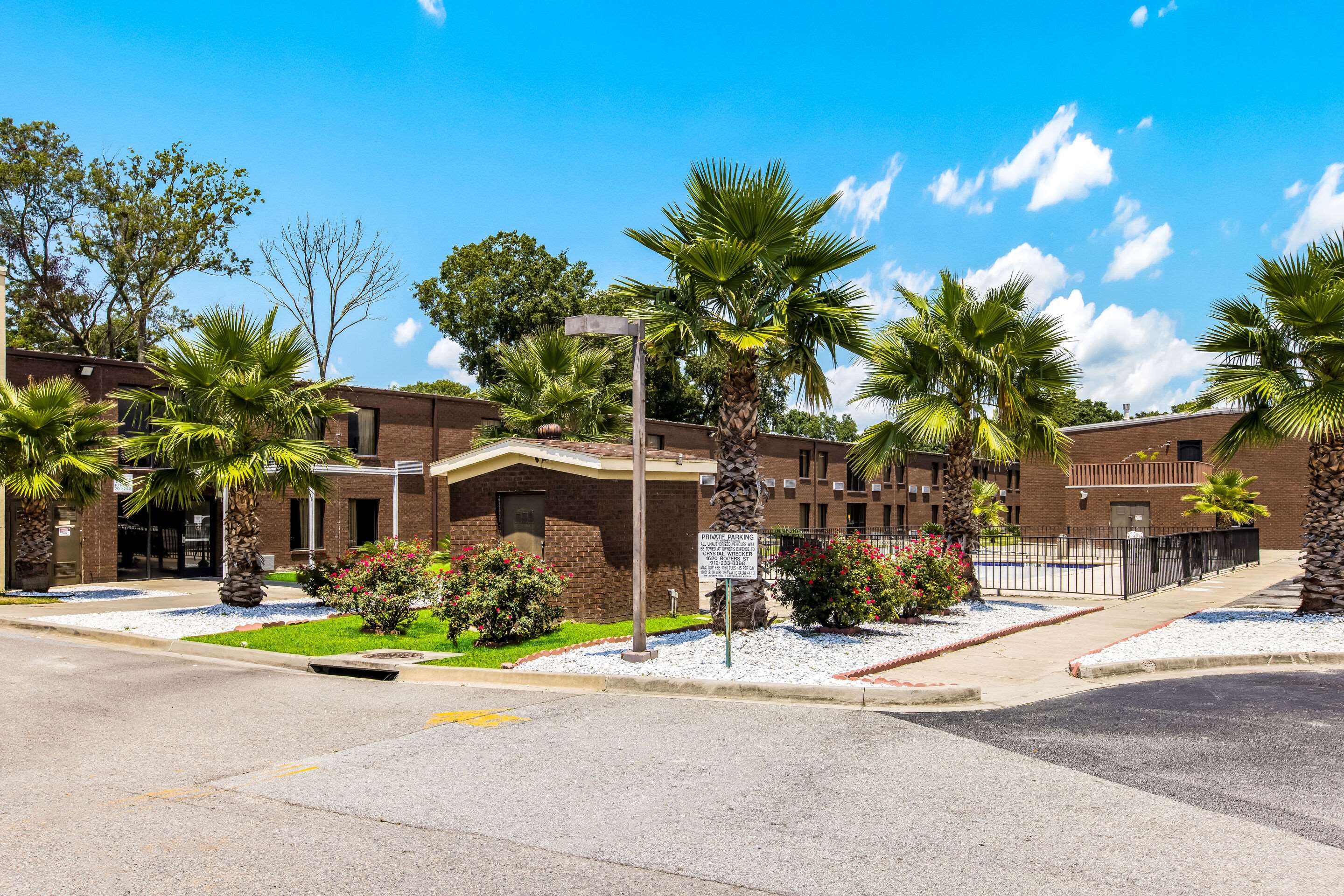 Hotel exterior | Econo Lodge