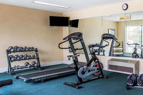 Fitness/ Exercise Room - Quality Inn Eastman