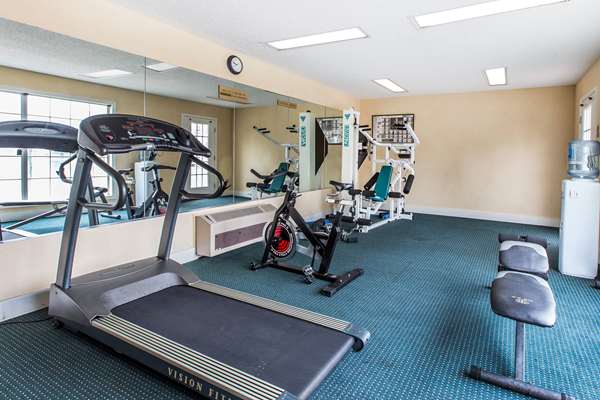 Fitness/ Exercise Room - Quality Inn Eastman