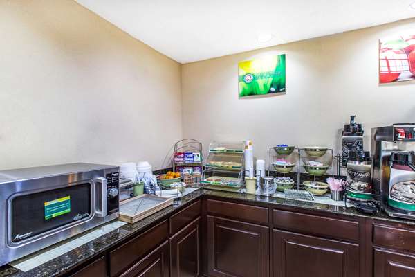 Amenities - Quality Inn Eastman