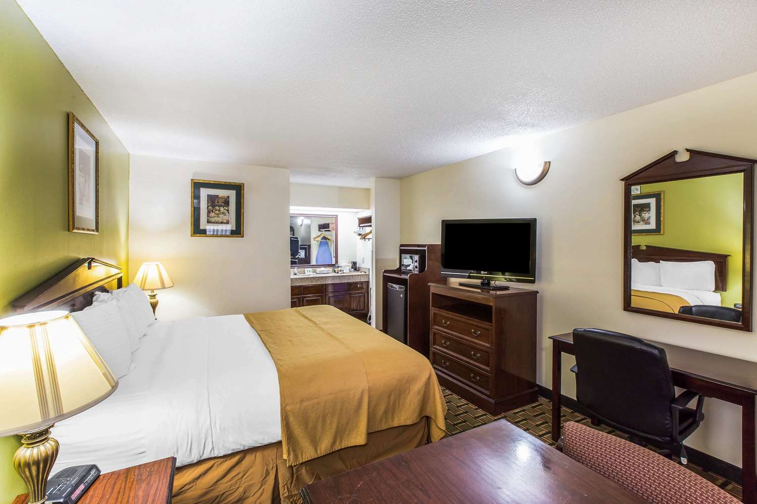 Quality Inn Eastman, GA See Discounts