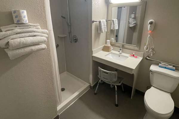  - Econo Lodge Cartersville