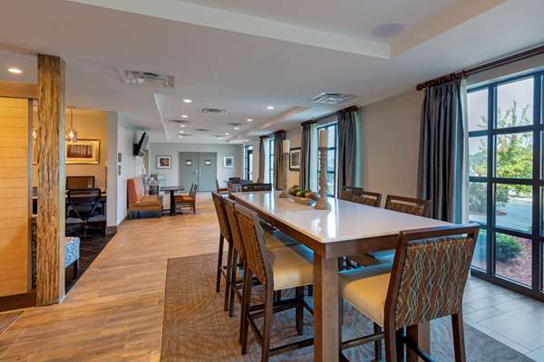 Amenities - Comfort Inn & Suites East Ellijay