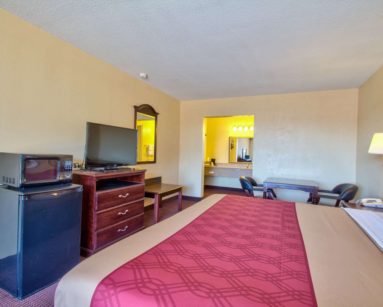 Econo Lodge Donalsonville, GA - See Discounts