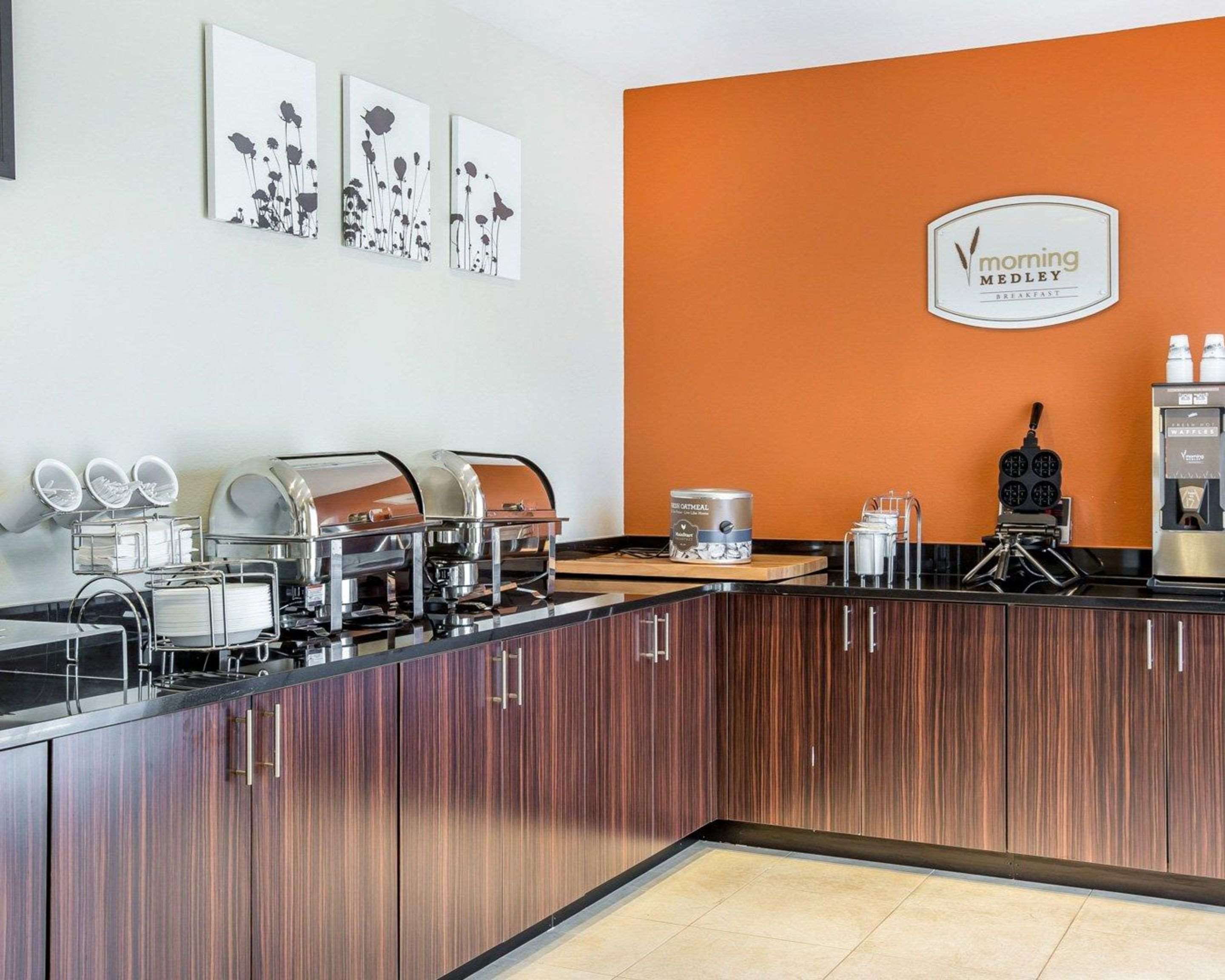 Breakfast counter | Sleep Inn Cartersville - Emerson Lake Point