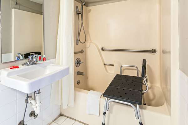  - Econo Lodge Conyers - I-20, Exit 82