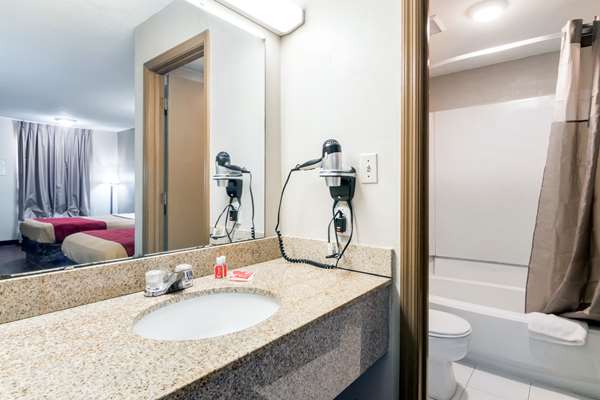  - Econo Lodge Conyers - I-20, Exit 82